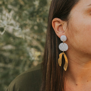 Statement Earring 'whispers in white'