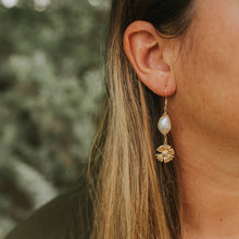 Load image into Gallery viewer, Statement Earring &#39;whispers in white&#39;