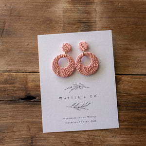Round Palm Leaf Earring in Dusty Pink