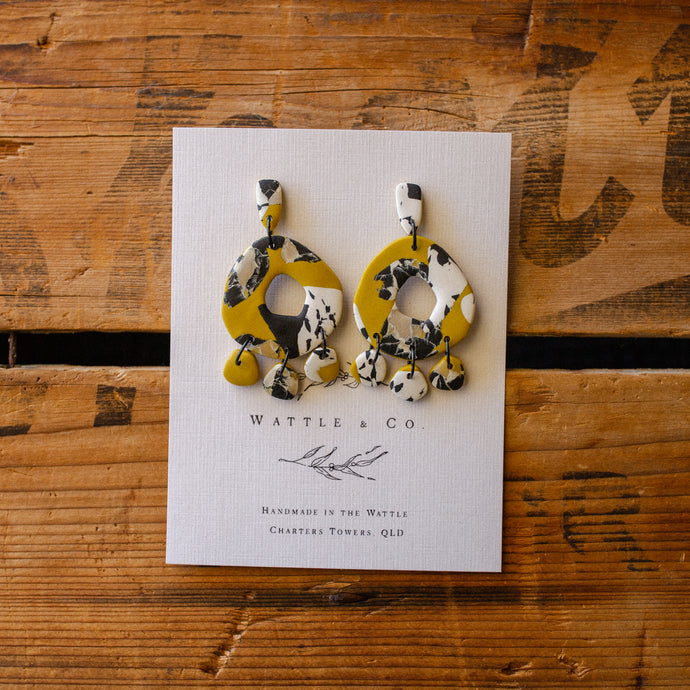 Statement Earring in 'into the wild'