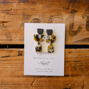 Statement Earring in 'into the wild'